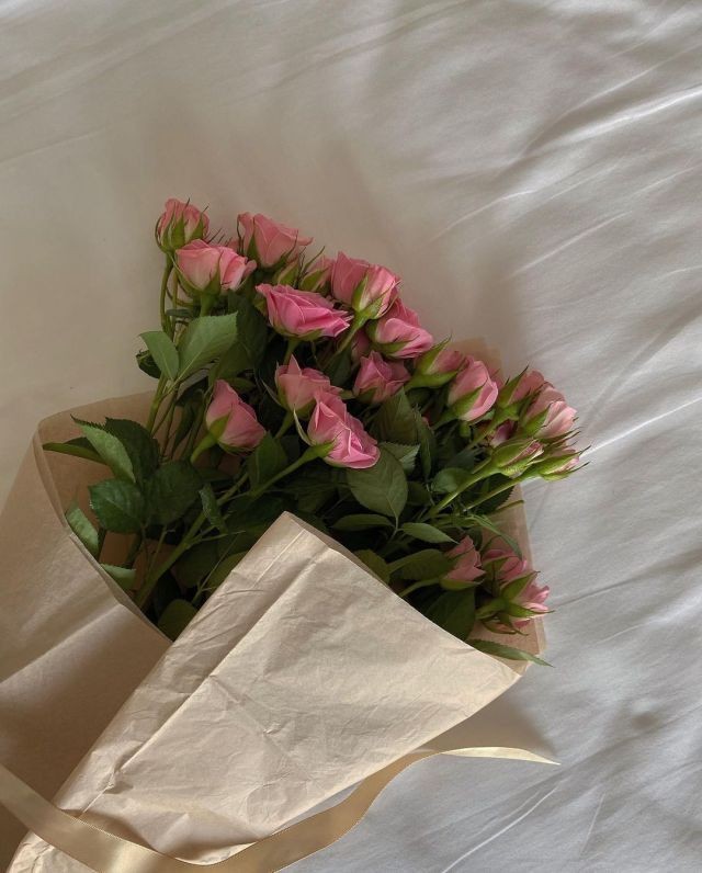 Blush Pedestal Bloom